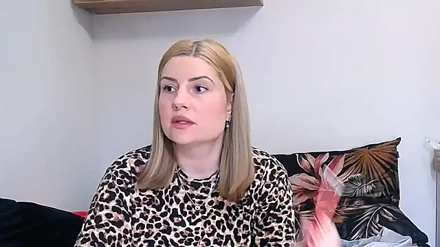 Snapshot of alisenties chatting on April 2026 03:53:01 PM alisenties online show from April 2026 03:53:01 PM