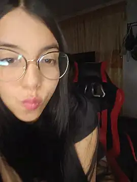 Snapshot of Kmfresita chatting on July 2026 03:54:02 AM Kmfresita online show from July 2026 03:54:02 AM
