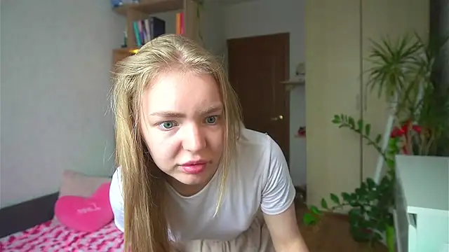 Emilyemmi online show from July 2026 07:34:02 AM