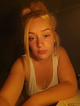 SweetbutKirstyx online show from July 2026 12:19:01 AM