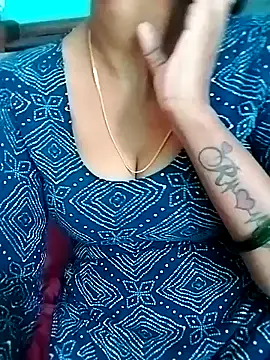 Snapshot of Lovely-Pihu chatting on July 2026 07:00:01 AM Lovely-Pihu online show from July 2026 07:00:01 AM
