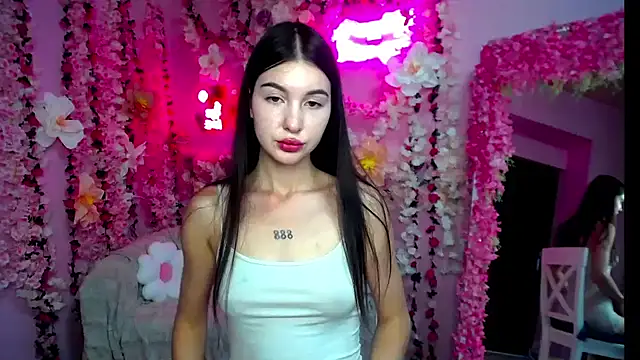 Lolli Bennet online show from July 2026 12:12:01 PM