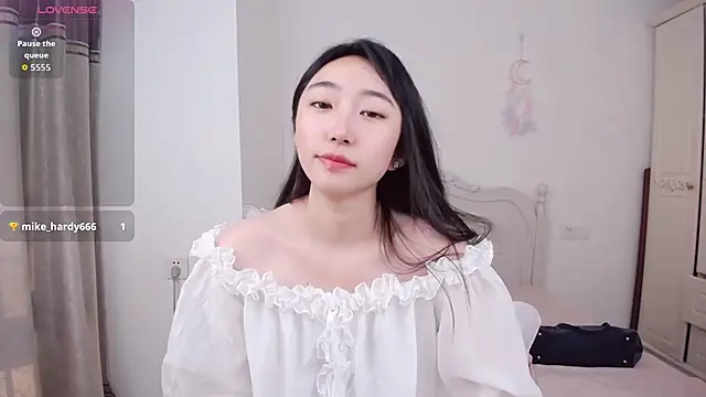 VeronicaDaugherty online show from July 2026 10:33:01 AM