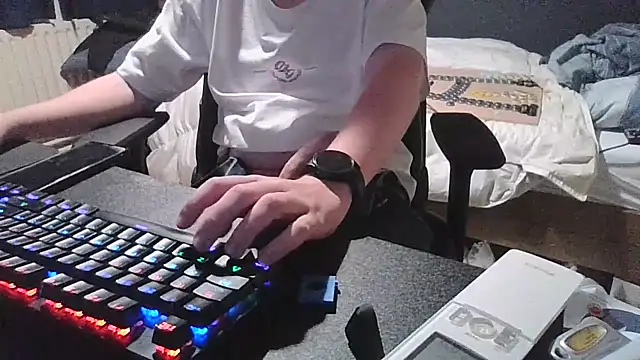 willemBertussen08 online show from July 2026 01:53:01 PM