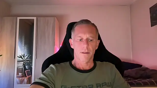 slaveboy2016xh online show from September 2025 08:08:01 PM