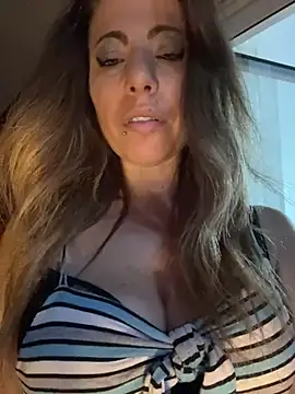 Snapshot of sexylenia chatting on June 2026 10:21:02 PM sexylenia online show from June 2026 10:21:02 PM