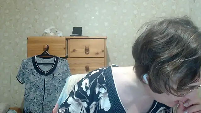 Smart Rose online show from April 2026 08:09:02 PM