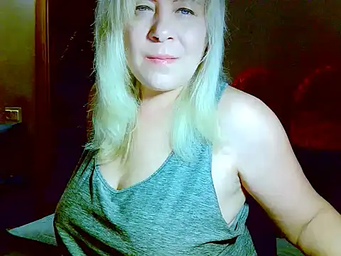 AgoniA7 online show from May 2026 06:37:01 PM