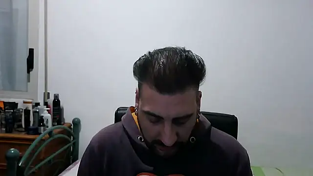 Snapshot of Italian_dark_desire chatting on February 2026 10:47:01 PM Italian dark desire online show from February 2026 10:47:01 PM