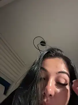 adrianalobo online show from March 2026 02:44:02 AM