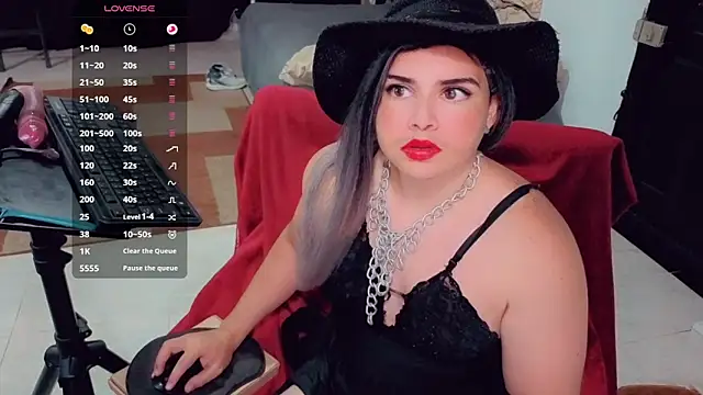 camyl93 online show from April 2026 10:19:02 PM