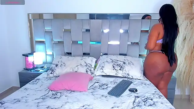 Cammiila online show from March 2026 04:43:01 PM