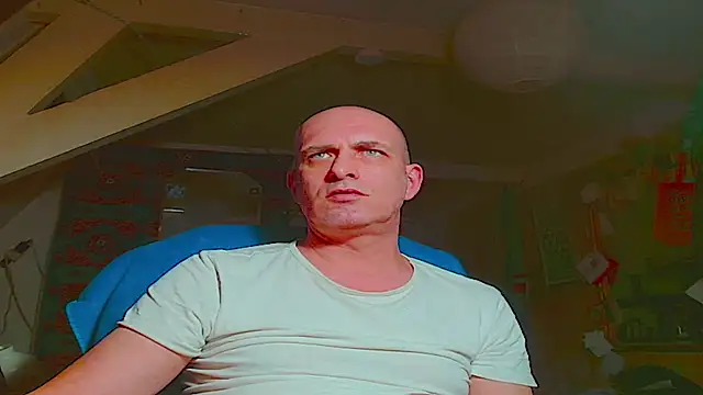 maxhard77 online show from January 2026 09:35:02 PM