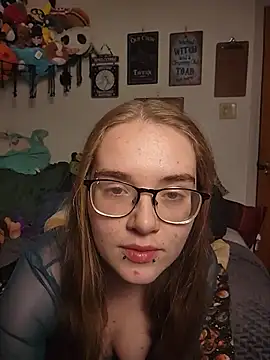 Izzy Hellbourne online show from June 2026 02:38:01 AM