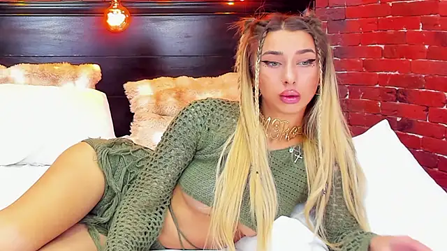 Snapshot of ChristynaRoss chatting on February 2026 08:40:02 PM ChristynaRoss online show from February 2026 08:40:02 PM