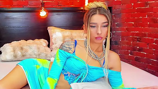 Snapshot of ChristynaRoss chatting on February 2026 08:23:02 PM ChristynaRoss online show from February 2026 08:23:02 PM