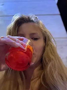 AnastasiaAniess online show from April 2026 07:58:01 PM