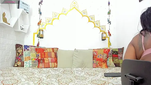 Snapshot of LadyNahir chatting on February 2026 02:37:01 AM LadyNahir online show from February 2026 02:37:01 AM