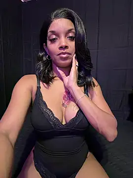 Snapshot of Rakiyahcharms chatting on July 2026 02:05:17 AM Rakiyahcharms online show from July 2026 02:05:17 AM