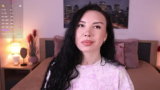 Snapshot of Leila__Sweet chatting on May 2026 06:29:02 AM Leila Sweet online show from May 2026 06:29:02 AM