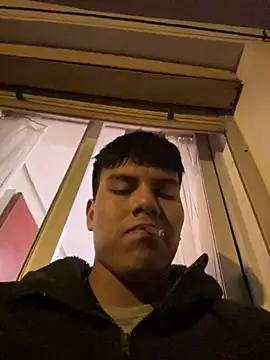 Snapshot of mikeeeeeell chatting on February 2026 10:32:01 PM mikeeeeeell online show from February 2026 10:32:01 PM