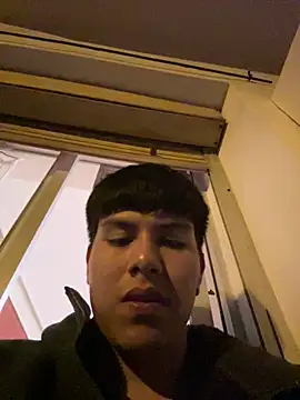 Snapshot of mikeeeeeell chatting on March 2026 10:35:01 PM mikeeeeeell online show from March 2026 10:35:01 PM