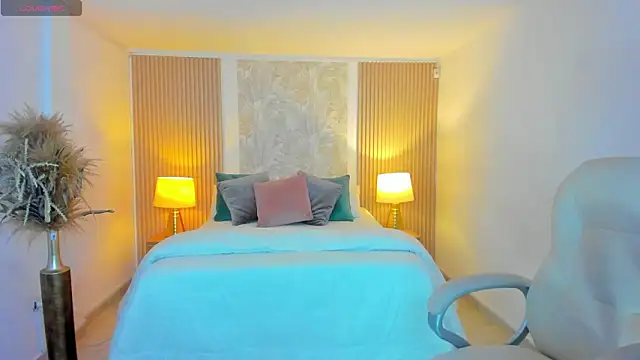 Sarah Stone  online show from March 2026 08:24:02 PM