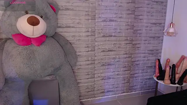 TinnaCobb online show from March 2026 04:13:01 PM