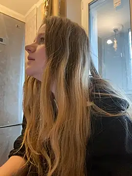 -MimmiLissa- online show from April 2026 10:00:01 AM