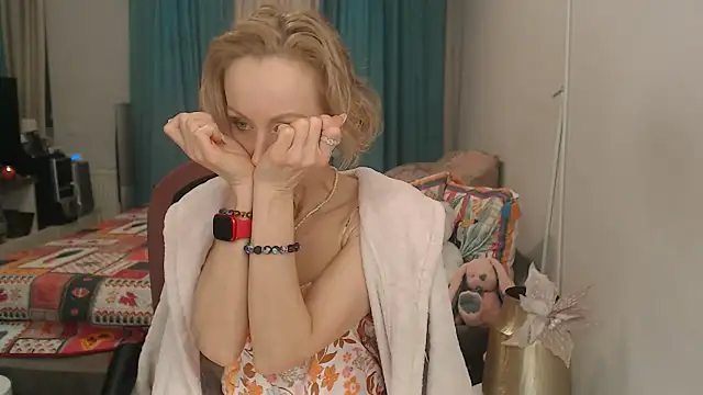 LuxuryNika online show from April 2026 12:50:02 PM