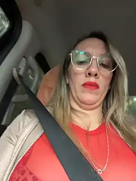 Gatitacarlita online show from May 2026 06:09:01 PM