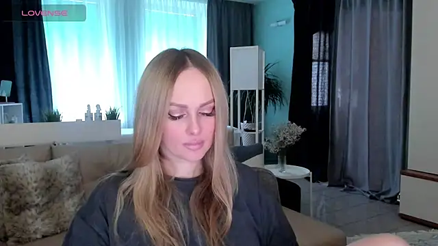 Libby Nora online show from February 2025 08:49:01 AM