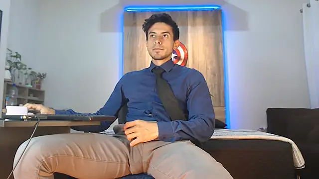 Andrew 4  online show from November 2025 02:25:01 AM