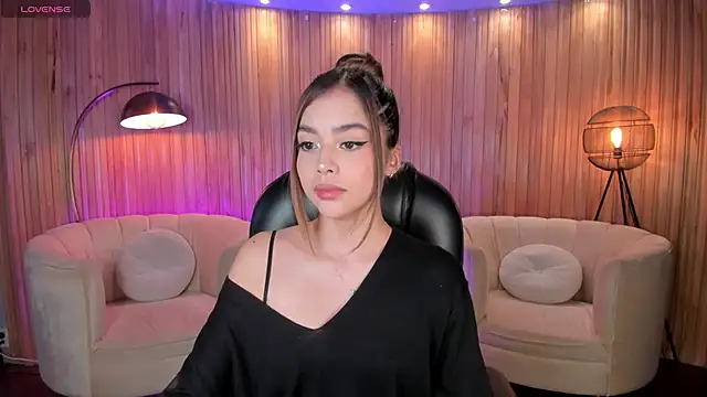 AmyDavis  online show from December 2024 06:17:01 PM