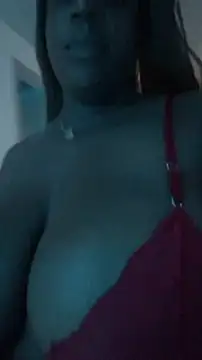 Adrilovechocolate online show from April 2026 11:20:01 AM