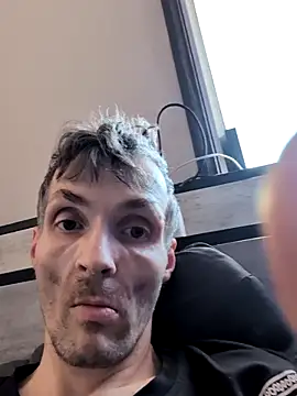 blazeyoung619 online show from April 2026 01:19:02 AM