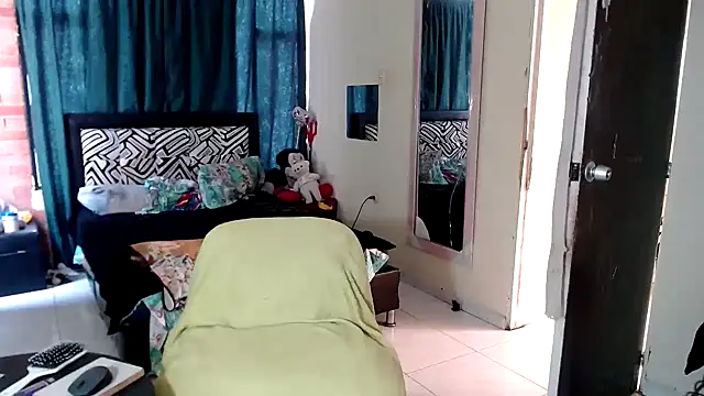 Sashaferrari2000 online show from February 2026 05:30:02 PM