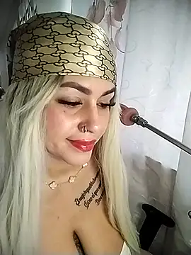 chelaqueen  online show from February 2026 08:42:02 PM