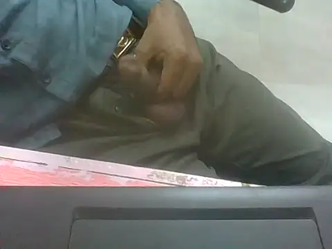 Snapshot of lltstr52 chatting on April 2026 08:01:02 AM lltstr52 online show from April 2026 08:01:02 AM