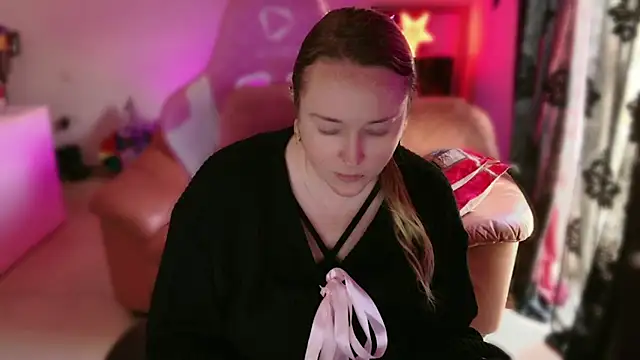 kisicaxx online show from March 2025 12:01:02 PM