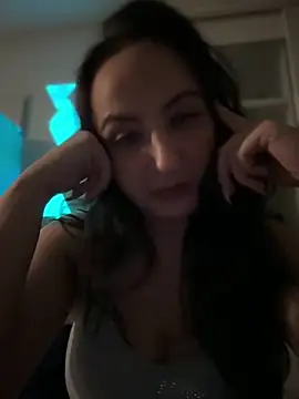 itsCassie online show from February 2025 09:49:01 PM