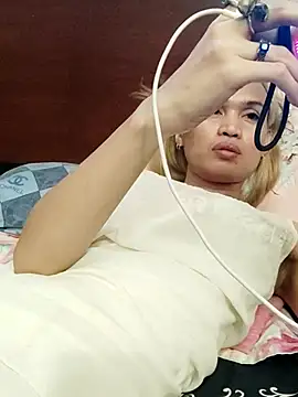 Snapshot of QueenSoreal chatting on June 2026 08:52:01 AM QueenSoreal online show from June 2026 08:52:01 AM