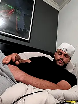 gardy8585 online show from March 2026 04:54:02 PM