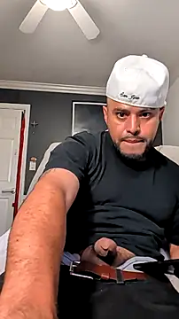 gardy8585 online show from April 2026 09:01:02 PM