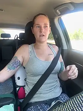 lolabunny9 online show from April 2026 04:55:01 PM