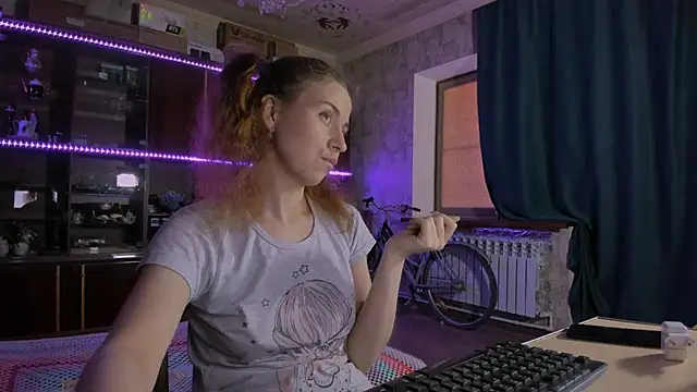 Snapshot of pa1e_pr1ncess chatting on June 2026 08:40:02 AM pa1e pr1ncess online show from June 2026 08:40:02 AM