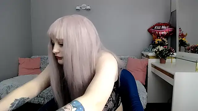 Estheri online show from February 2026 07:24:02 AM