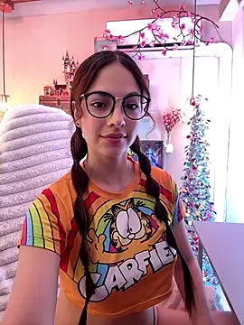 Snapshot of Zoe_Bae chatting on December 2025 11:21:02 PM Zoe Bae online show from December 2025 11:21:02 PM