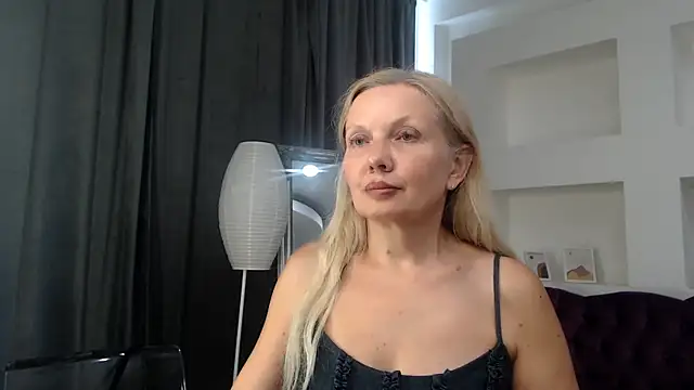 Snapshot of Abby_Moore_ chatting on July 2026 12:11:01 PM Abby Moore online show from July 2026 12:11:01 PM