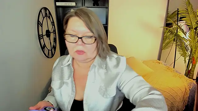 Shannonshine online show from April 2026 01:56:02 PM